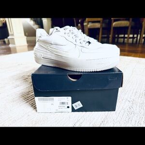 Nike Women’s Air Force 1